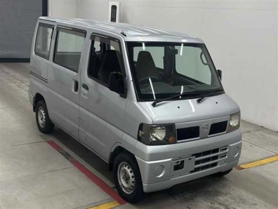 NISSAN CLIPPER VAN