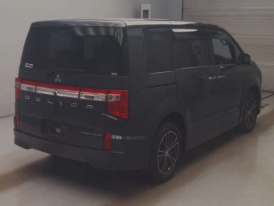 MITSUBISHI DELICA D:5