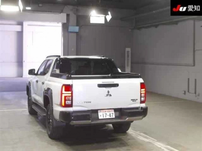 MITSUBISHI TRITON