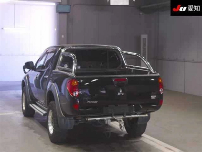 MITSUBISHI TRITON