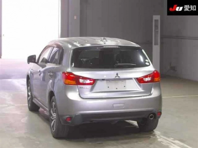 MITSUBISHI RVR