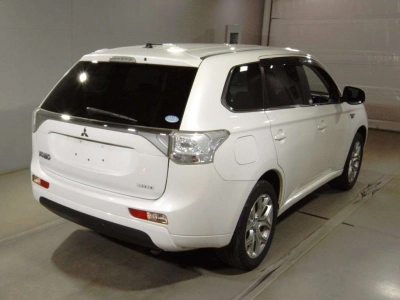 MITSUBISHI OUTLANDER PHEV