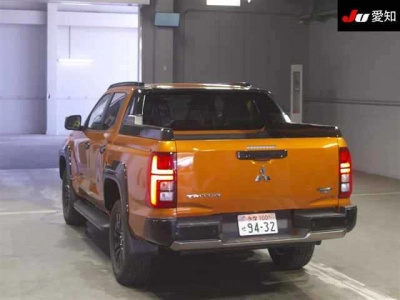MITSUBISHI TRITON