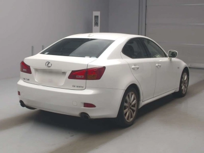 LEXUS IS