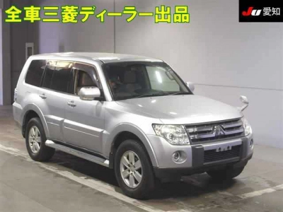 MITSUBISHI PAJERO