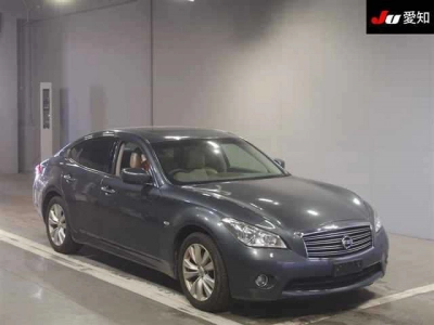 NISSAN FUGA