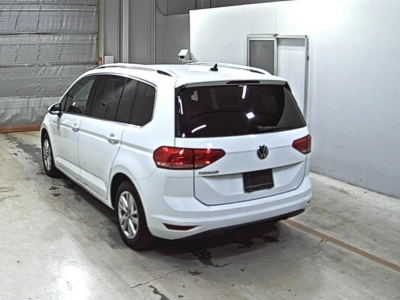 VOLKSWAGEN GOLF TOURAN