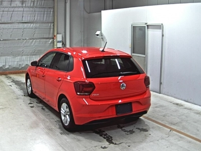VOLKSWAGEN POLO
