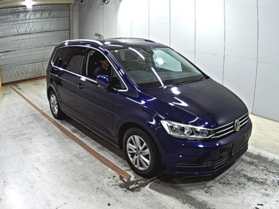 VOLKSWAGEN GOLF TOURAN