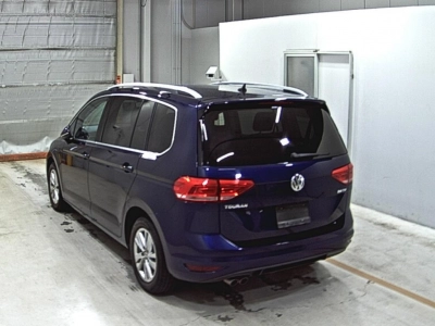 VOLKSWAGEN GOLF TOURAN