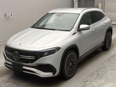 MERCEDES BENZ EQA