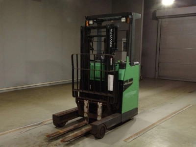 TOYOTA  FORKLIFT 