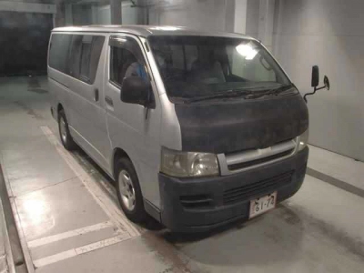 TOYOTA HIACE VAN