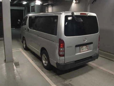TOYOTA HIACE VAN