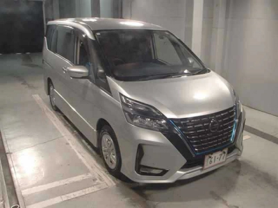 NISSAN SERENA