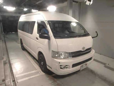 TOYOTA REGIUS VAN