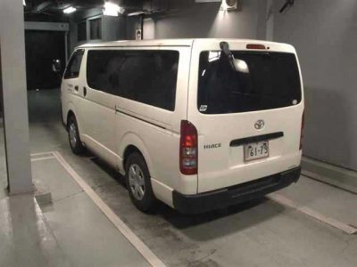 TOYOTA HIACE VAN