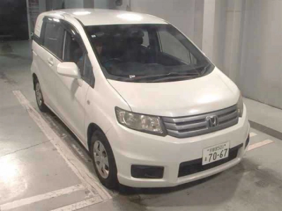 HONDA FREED SPIKE