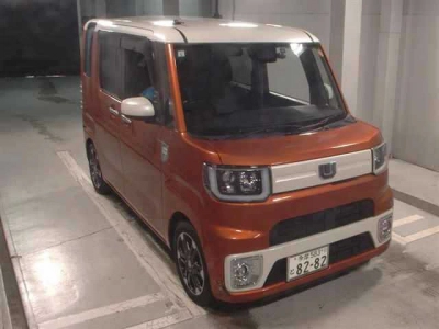 DAIHATSU WAKE