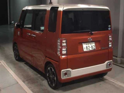 DAIHATSU WAKE
