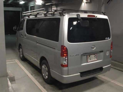 TOYOTA REGIUS VAN