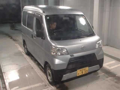 TOYOTA PIXIS VAN