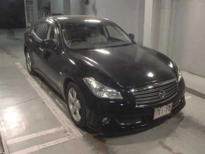 NISSAN FUGA