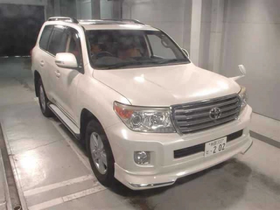 TOYOTA LAND CRUISER