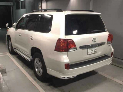 TOYOTA LAND CRUISER