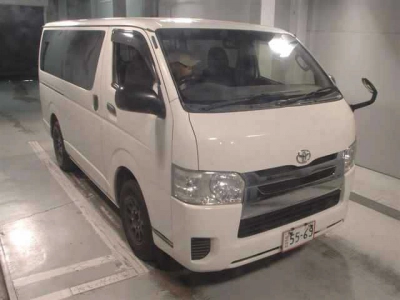 TOYOTA HIACE VAN