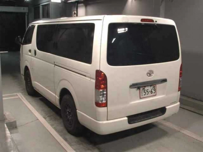 TOYOTA HIACE VAN
