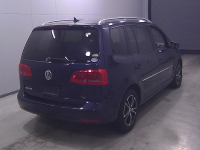 VOLKSWAGEN GOLF TOURAN
