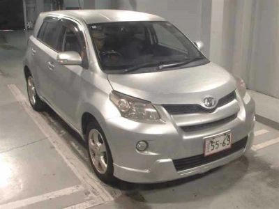 TOYOTA IST