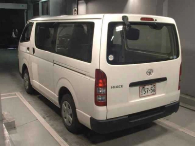 TOYOTA HIACE VAN