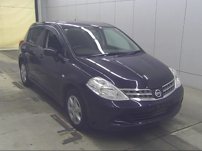 NISSAN TIIDA