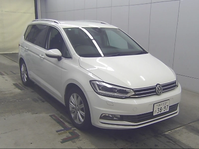 VOLKSWAGEN GOLF TOURAN