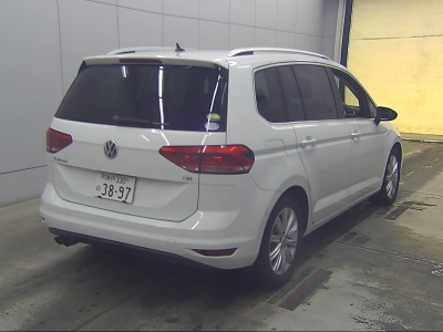 VOLKSWAGEN GOLF TOURAN