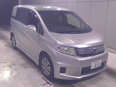 HONDA FREED SPIKE