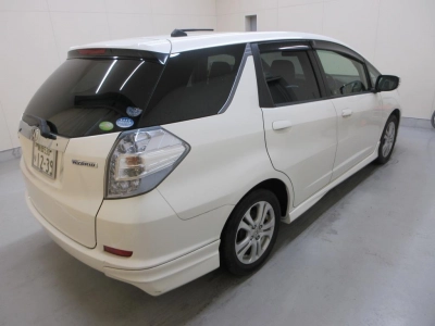 HONDA FIT SHUTTLE