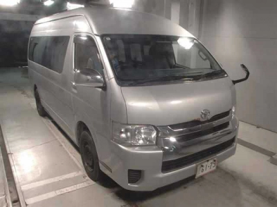 TOYOTA HIACE WAGON