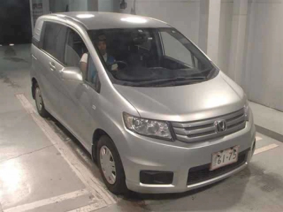 HONDA FREED SPIKE