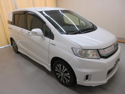 HONDA FREED SPIKE