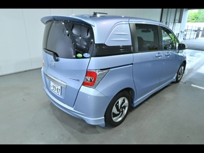 HONDA FREED SPIKE