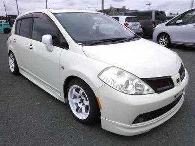 NISSAN TIIDA