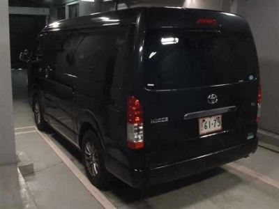 TOYOTA HIACE WAGON