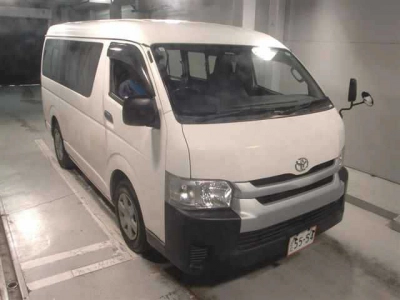 TOYOTA HIACE WAGON
