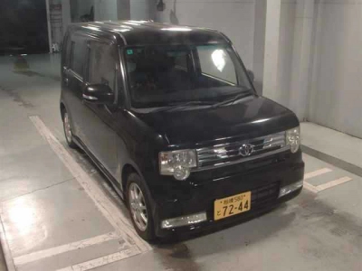 TOYOTA PIXIS SPACE