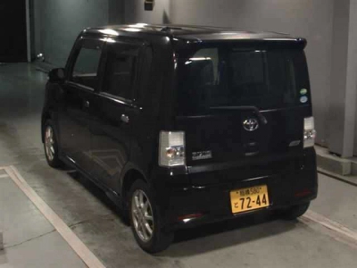 TOYOTA PIXIS SPACE