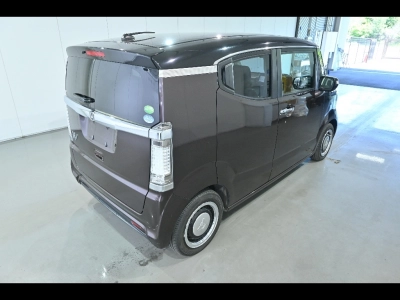 HONDA N-BOX SLASH