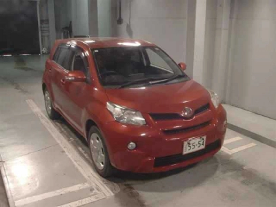 TOYOTA IST